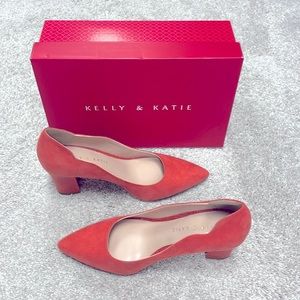 NEW! In the box - Kelly & Katie Coral Block Pumps Size 7.5